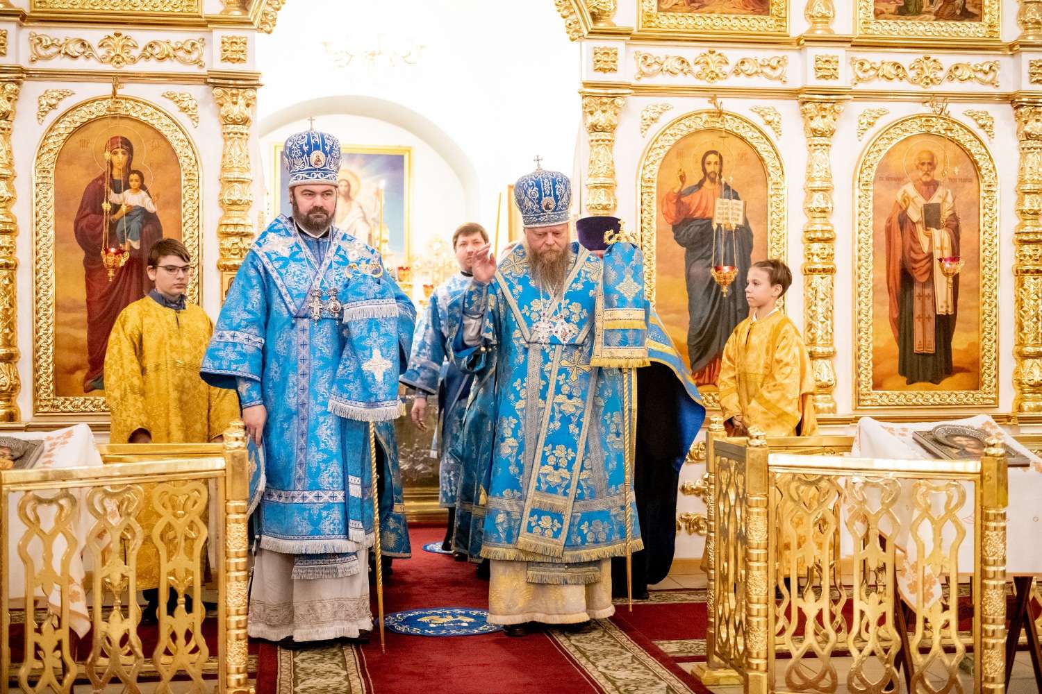 В Богоявленском соборе города Казани состоялось архиерейское богослужение