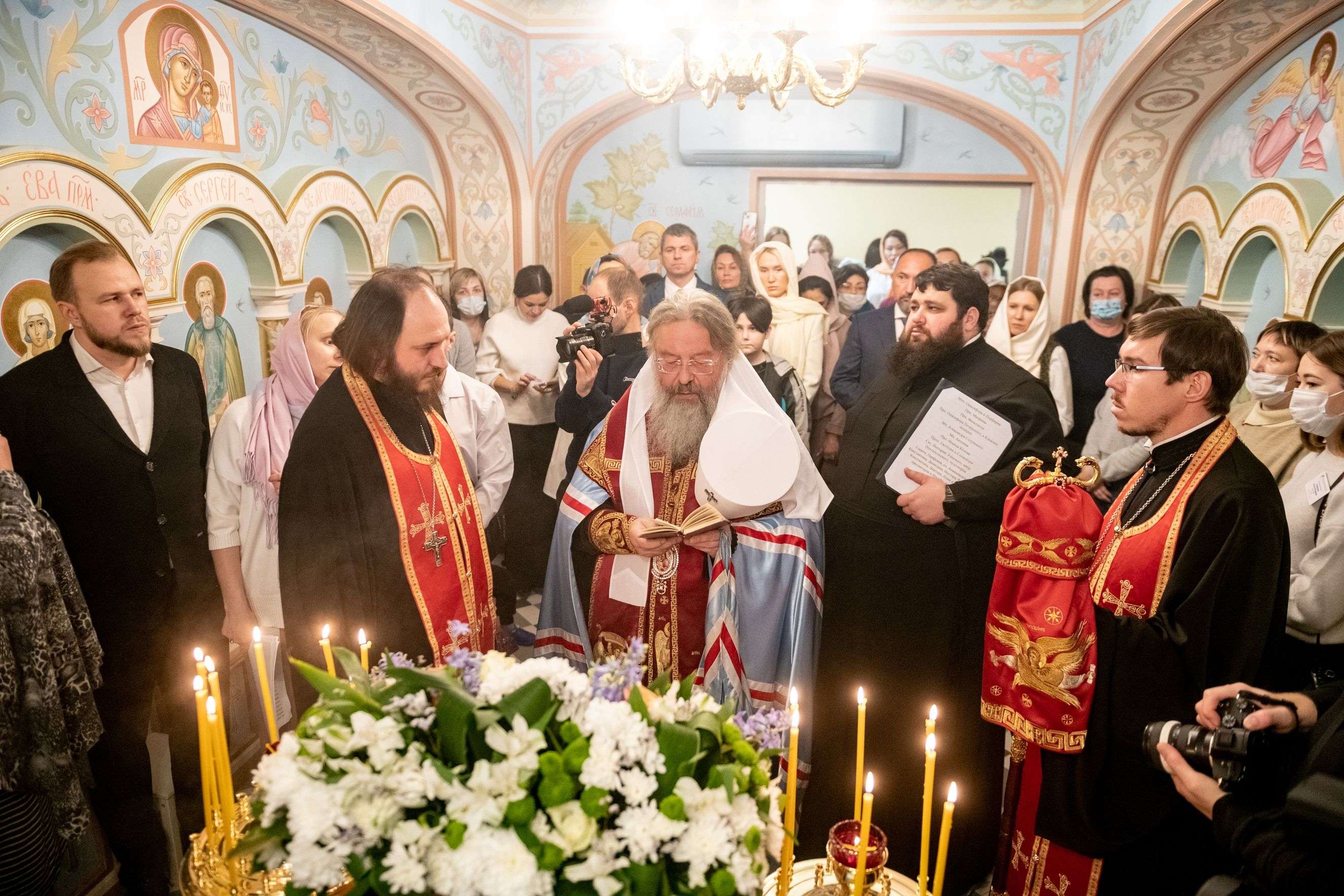 Глава Татарстанской митрополии освятил молитвенную комнату в Центре детской онкологии, гематологии и хирургии