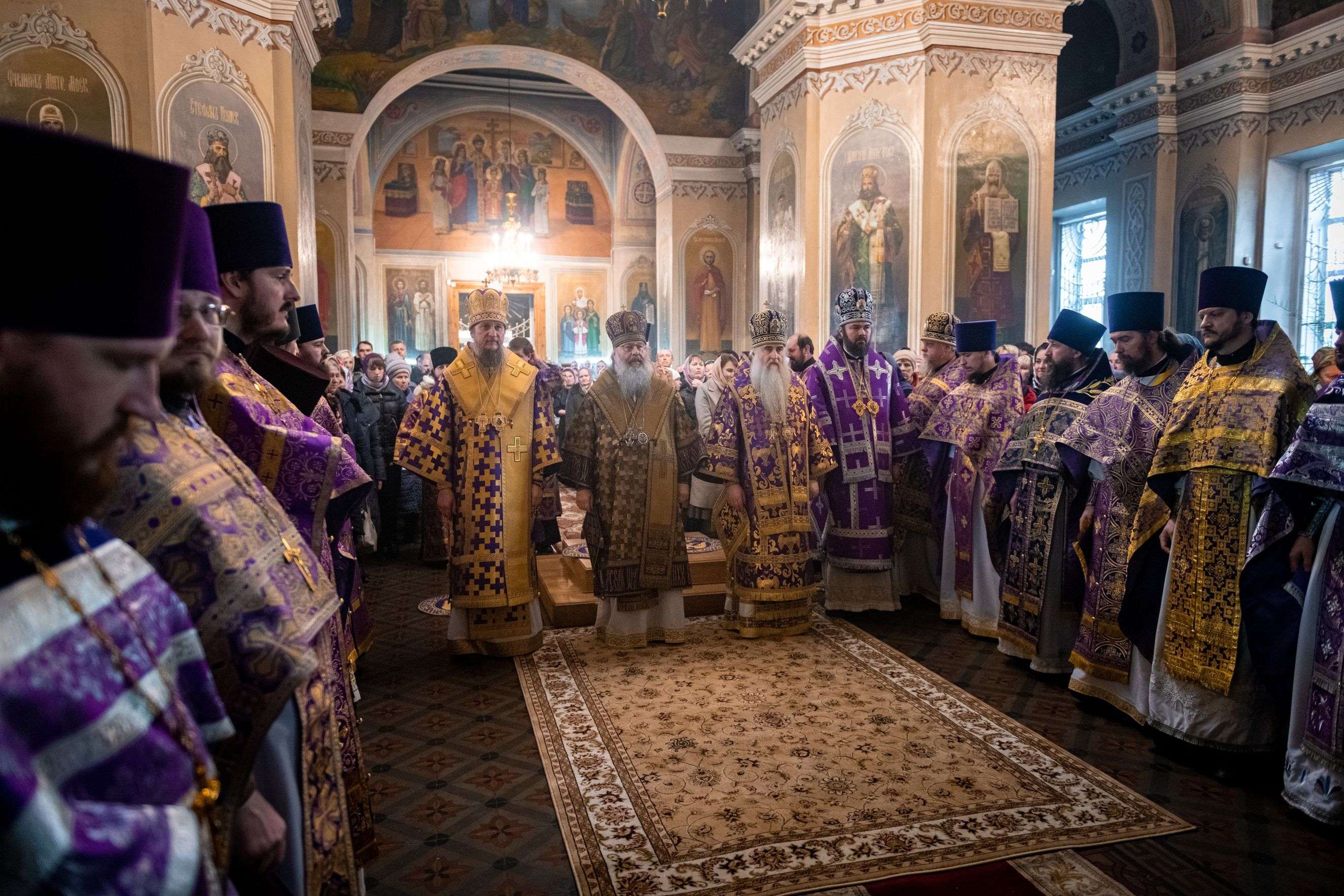 Митрополит Казанский Кирилл, митрополит Симбирский Лонгин, епископ Чистопольский Пахомий и епископ Альметьевский Мефодий совершили Литургию в Никольском соборе Чистополя