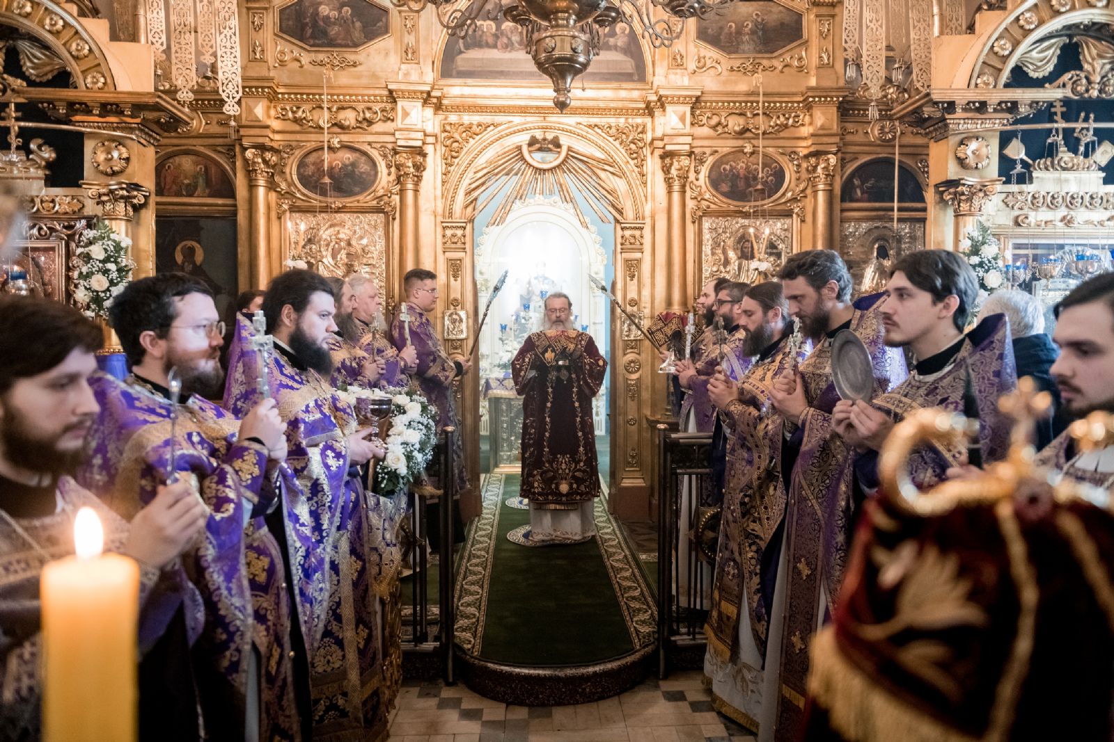 В субботу 3-й седмицы Великого поста митрополит Кирилл возглавил престольный праздник в храме Ярославских чудотворцев на Арском кладбище Казани