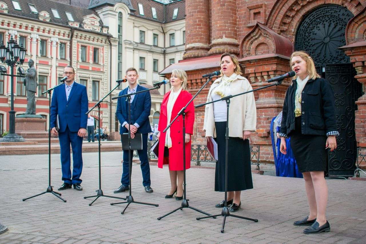 На центральной пешеходной улице Казани прошёл пасхальный концерт