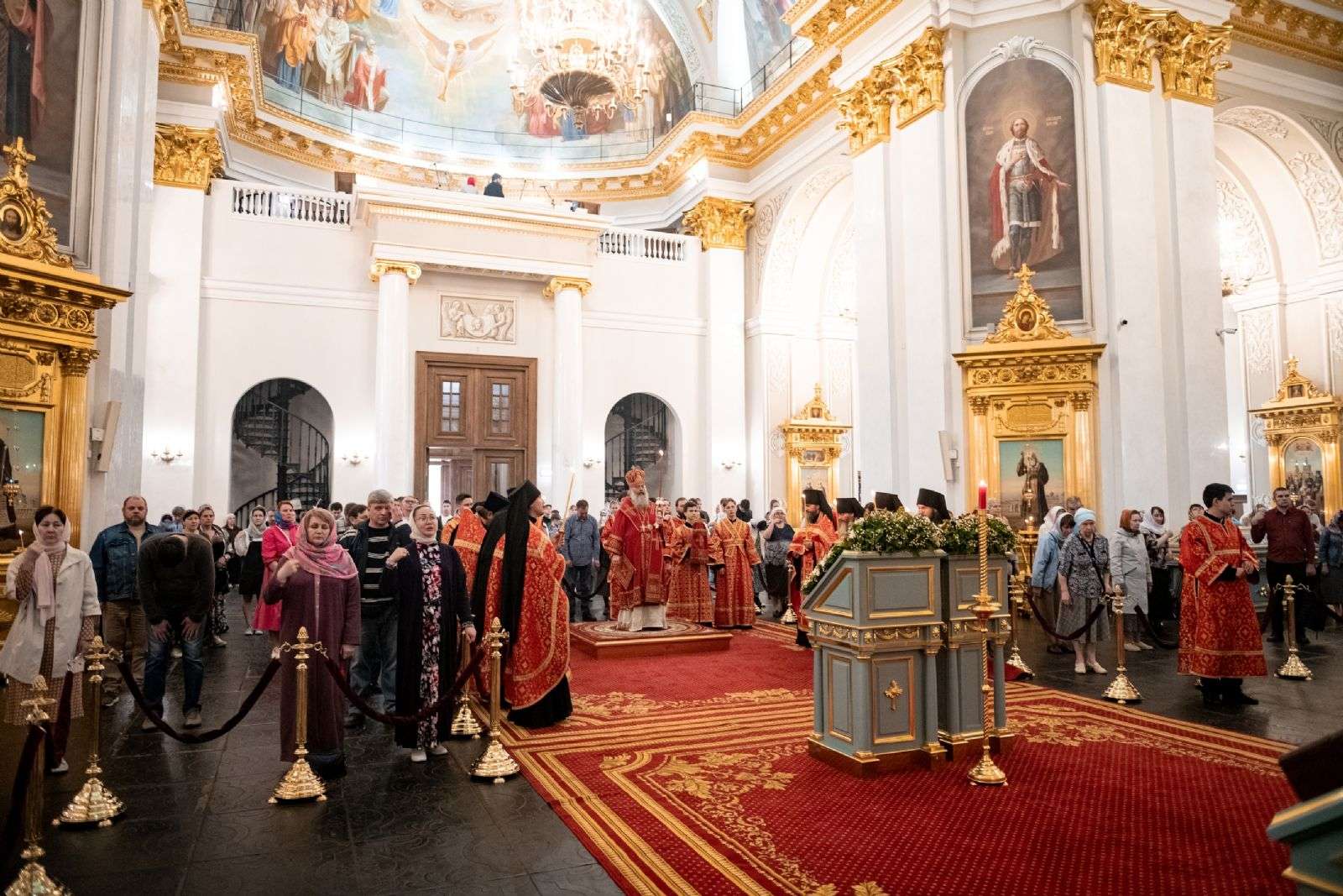 В канун Недели 3-й по Пасхе митрополит Кирилл совершил всенощное бдение в Казанском кафедральном соборе