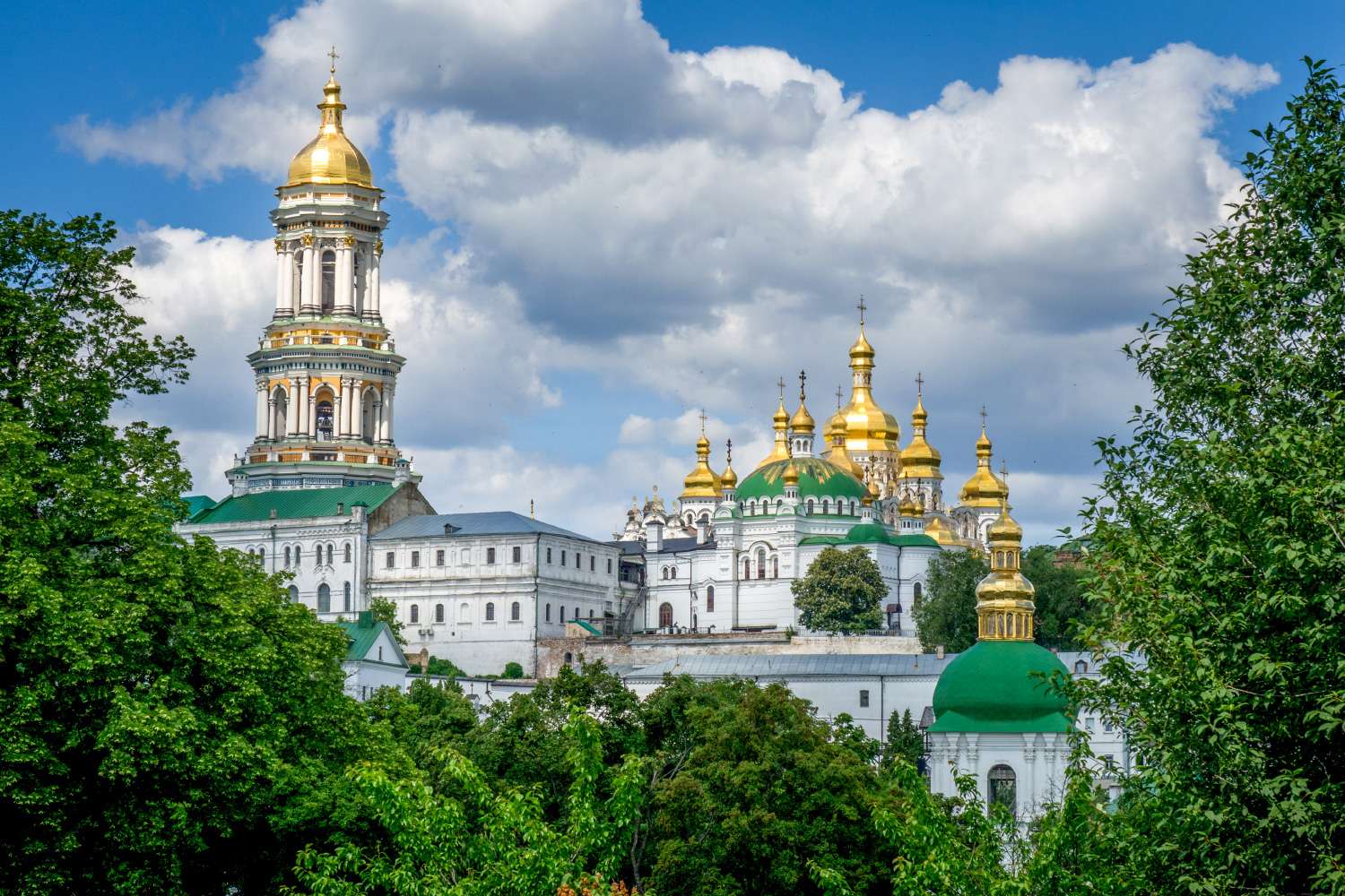 В Церкви призвали дать верующим возможность убедиться в сохранности святынь Киево-Печерской лавры