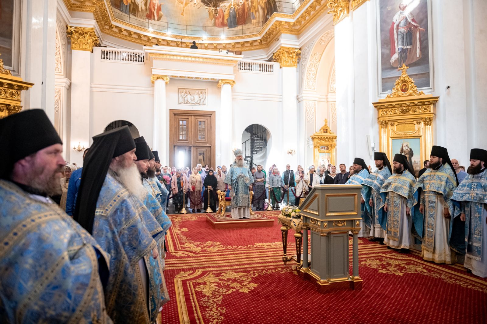 В день принесения в Казань ковчега с частицей Пояса Божией Матери митрополит Кирилл совершил Литургию в Казанском соборе