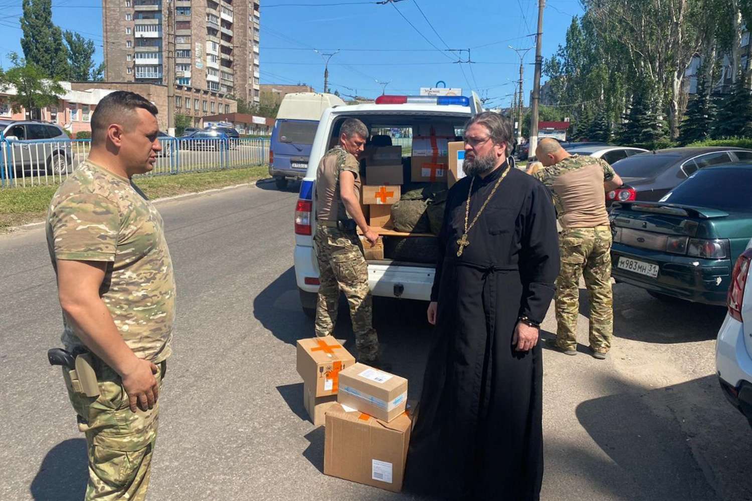 Священник Казанской епархии совершил молебен и передал помощь военнослужащим в зоне СВО