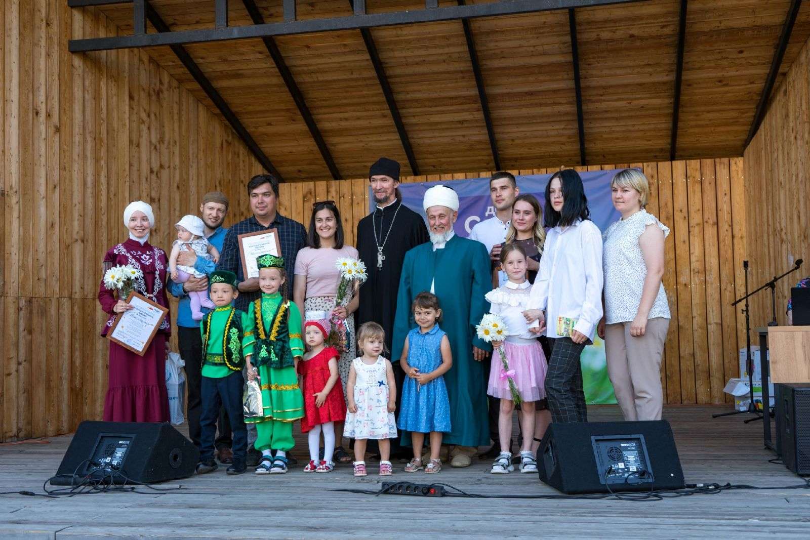 В Зеленодольском благочинии прошёл праздничный концерт, приуроченный ко Дню семьи, любви и верности 