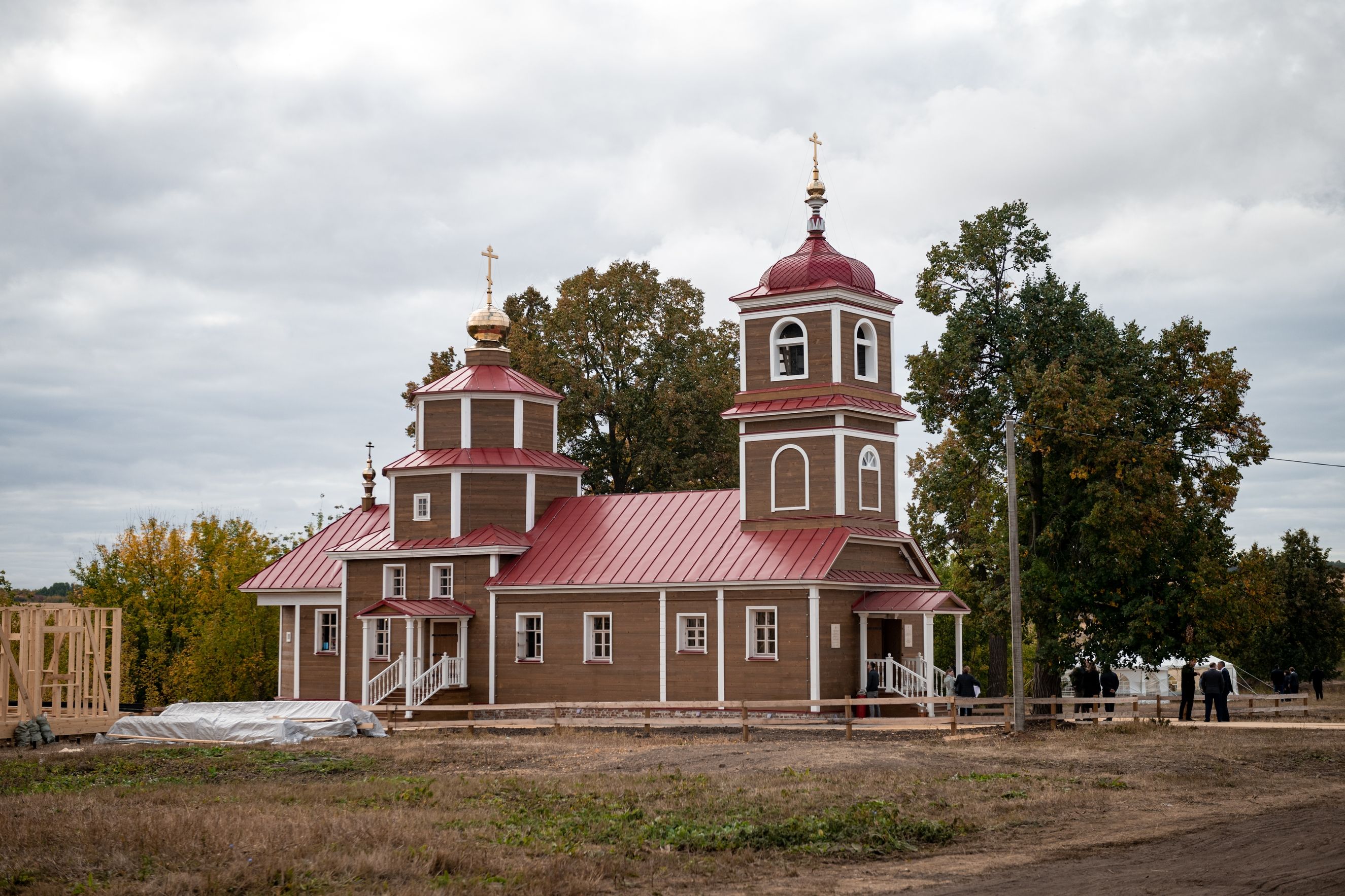 Храм Архистратига Божия Михаила в селе Архангельские Кляри