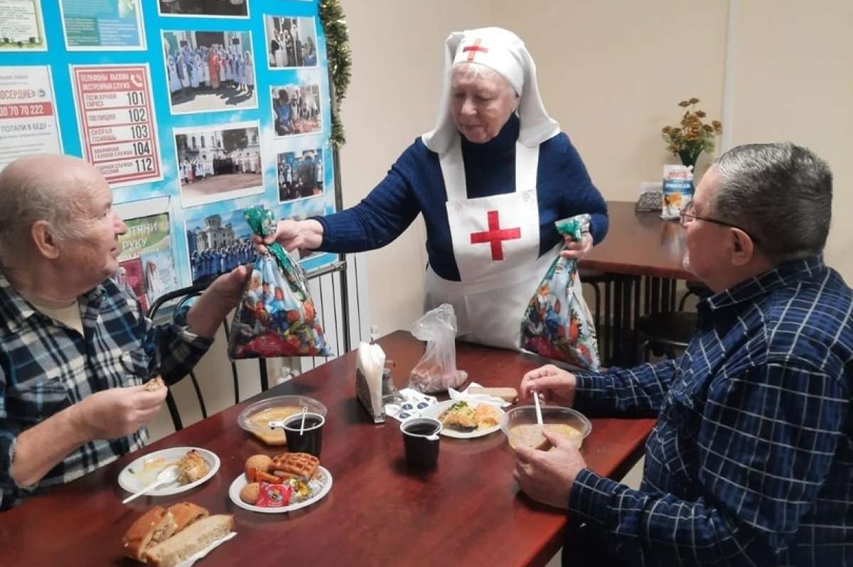 Сёстры милосердия Елабужского Свято-Елисаветинского сестричества оказывают помощь нуждающимся