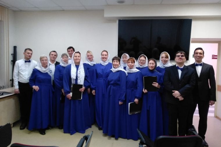 Представители Казанской епархии поздравили пациентов медицинских учреждений с Рождеством Христовым