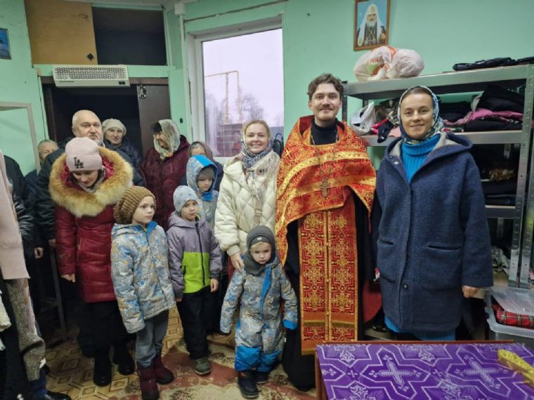 На территории Троицкого храма села Усады открылся пункт помощи нуждающимся
