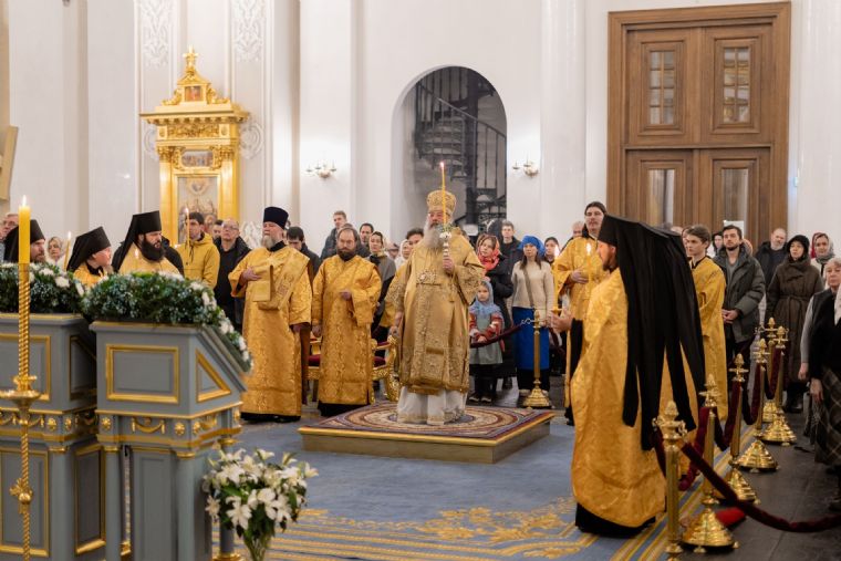 В канун Недели 26-й по Пятидесятнице митрополит Кирилл совершил всенощное бдение в Казанском кафедральном соборе