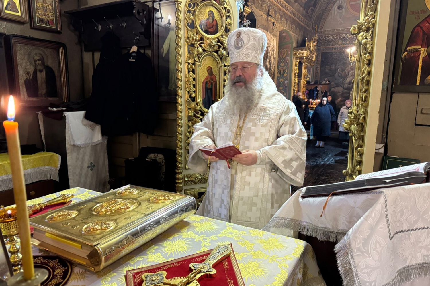 В Неделю 23-ю по Пятидесятнице митрополит Кирилл совершил Литургию в Троицком храме села Арбузово Владимирской области