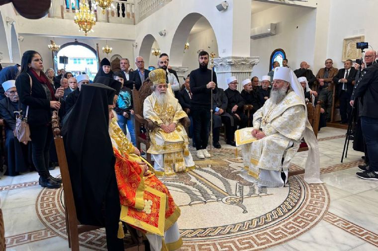 В день памяти преподобного Ефрема Сирина митрополит Кирилл сослужил Предстоятелю Иерусалимской Церкви за Литургией в Константино-Еленинском храме в Куфр Смеа