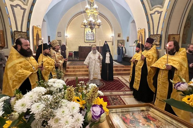 В канун Недели 36-й по Пятидесятнице митрополит Кирилл совершил всенощное бдение в храме Русской духовной миссии в Иерусалиме