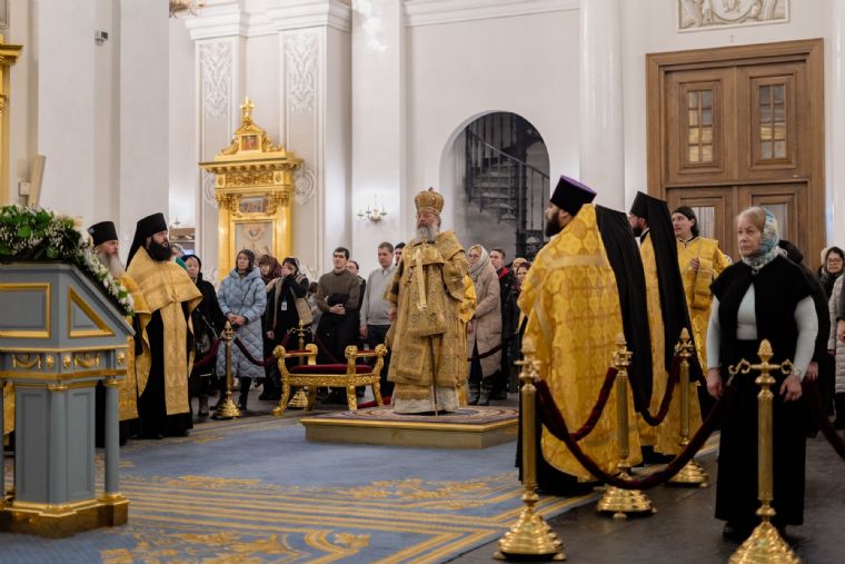 В канун Недели о мытаре и фарисее митрополит Кирилл совершил всенощное бдение в Казанском кафедральном соборе