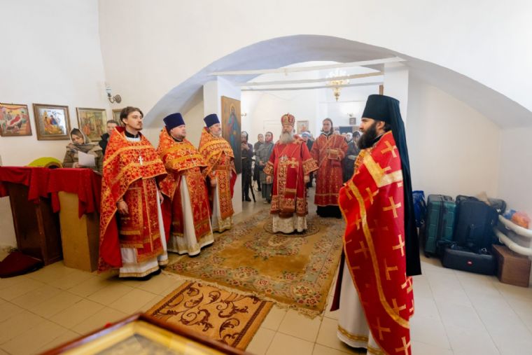 В праздник обретения главы Иоанна Предтечи митрополит Кирилл возглавил престольные торжества в храме села Потаниха