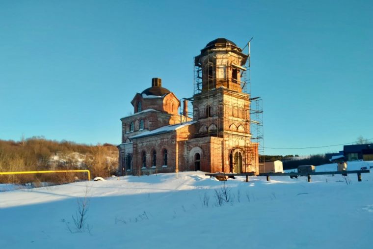 В старинном Крестовоздвиженском храме в селе Каинки возобновляется совершение богослужений