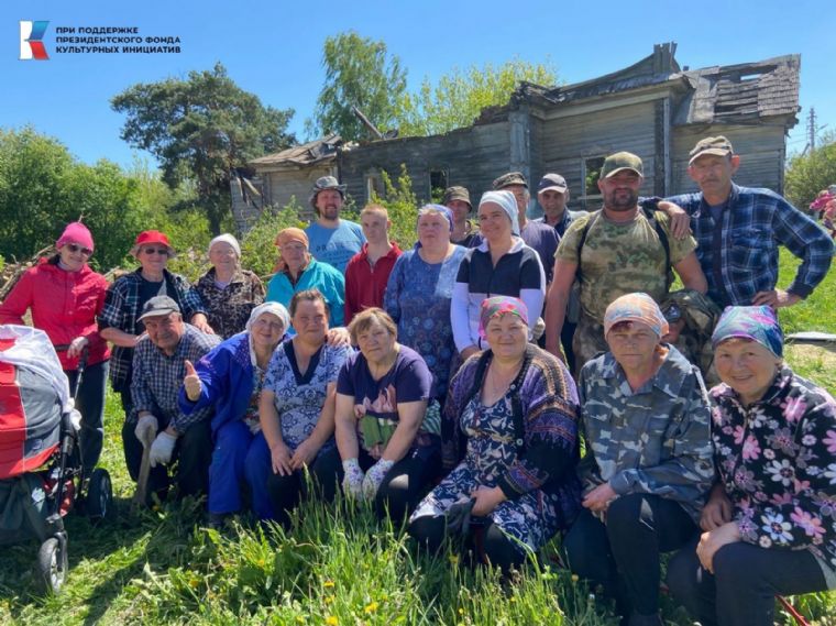 Жители деревни Ачи потрудились над благоустройством территории храма Спаса Нерукотворного