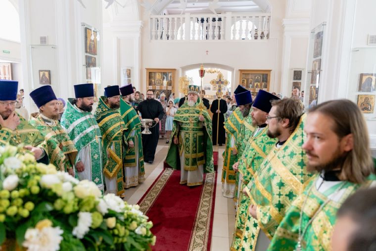 В день обретения мощей преподобного Сергия Радонежского на Сергиевском архиерейском подворье Казани прошли церковные торжества