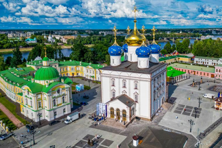 Патриарх Кирилл: Каждый новый храм — это призыв идти в храм, идти навстречу Господу