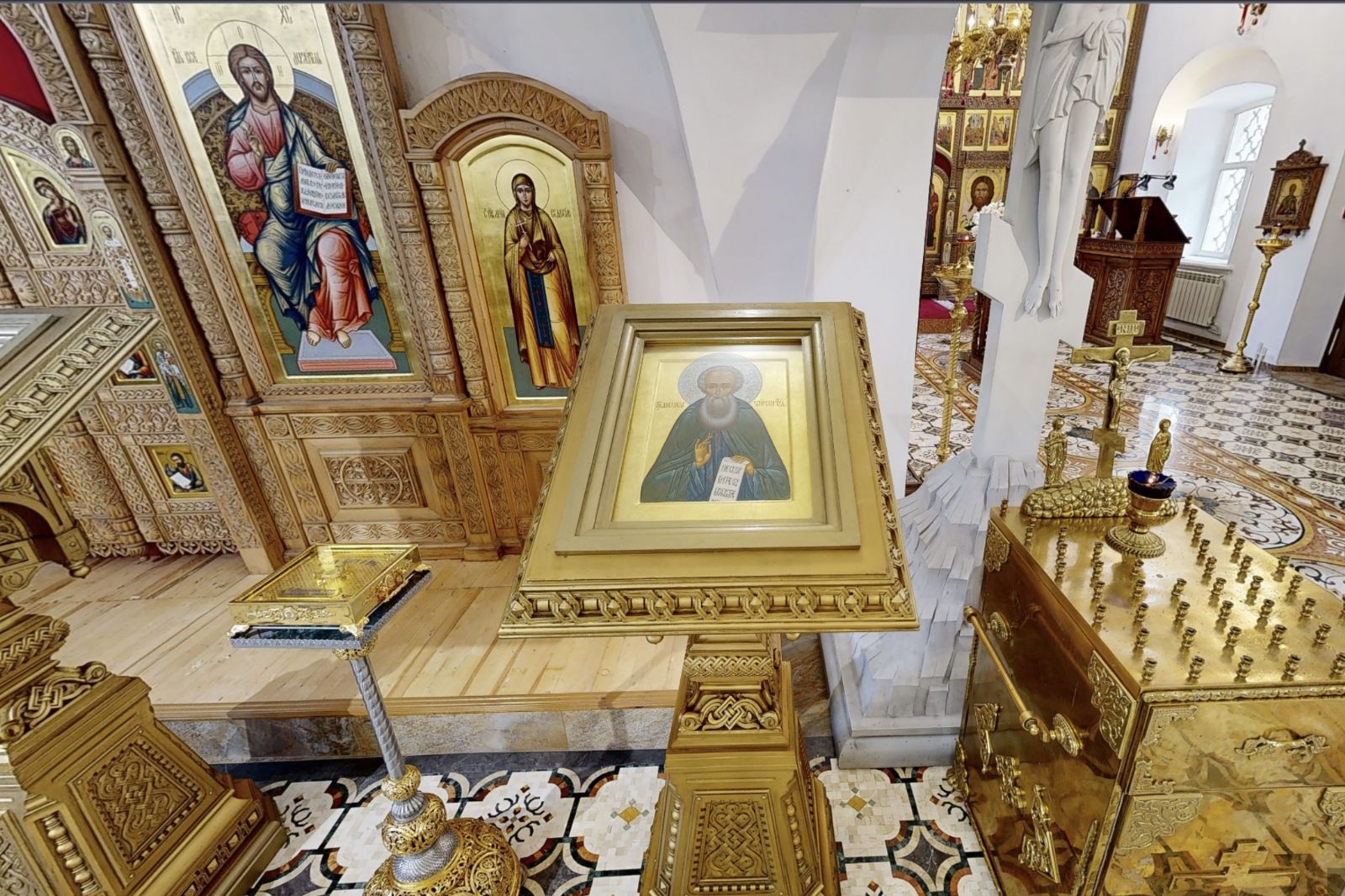 В Спасо-Евдокиевском храме Казани еженедельно совершается молебен с акафистом преподобному Александру Свирскому