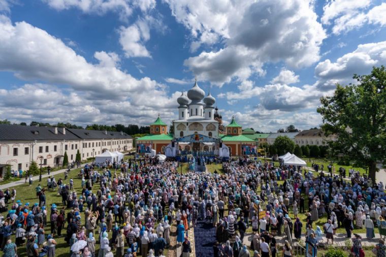 Святейший Патриарх Кирилл возглавил в Тихвине торжества по случаю 20-летия возвращения Тихвинской иконы Божией Матери в Россию
