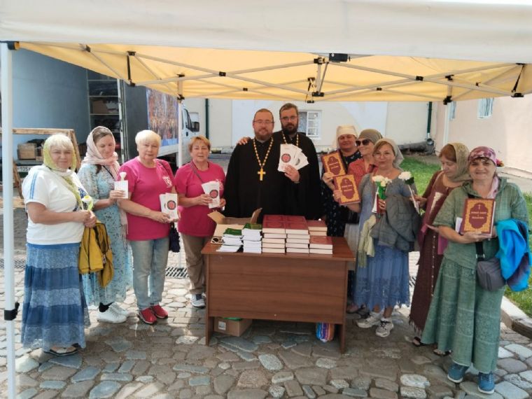 В праздник Казанской иконы Божией Матери миссионерский отдел Казанской епархии организовал просветительскую акцию