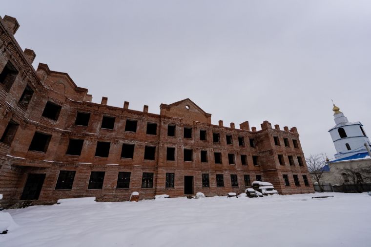Митрополит Кирилл ознакомился с ходом строительства второго корпуса Православной гимназии в городе Альметьевске