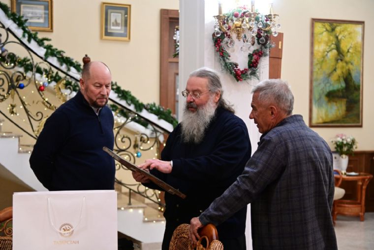 Рустам Минниханов встретился с митрополитом Казанским и Татарстанским Кириллом