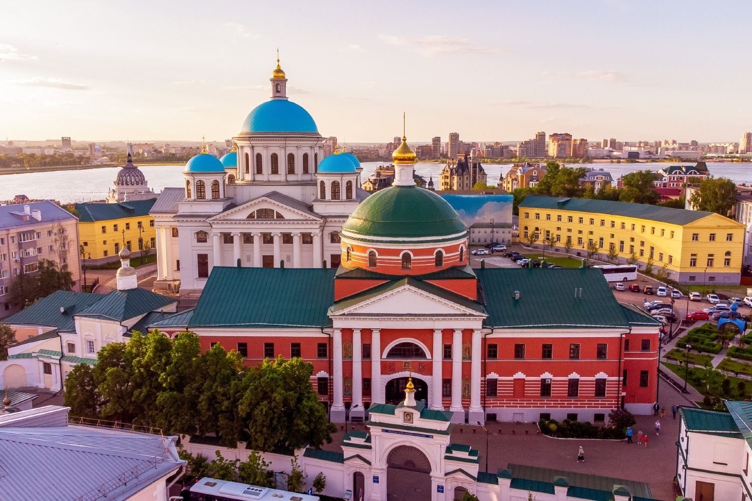 В храмах и монастырях Казанской епархии собрано 1 589 925 рублей в помощь мирным жителям в зоне конфликта