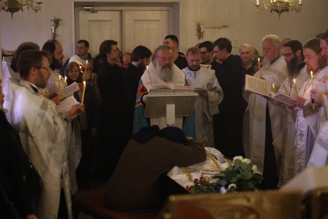 Митрополит Кирилл совершил отпевание протоиерея Анатолия Тогулева