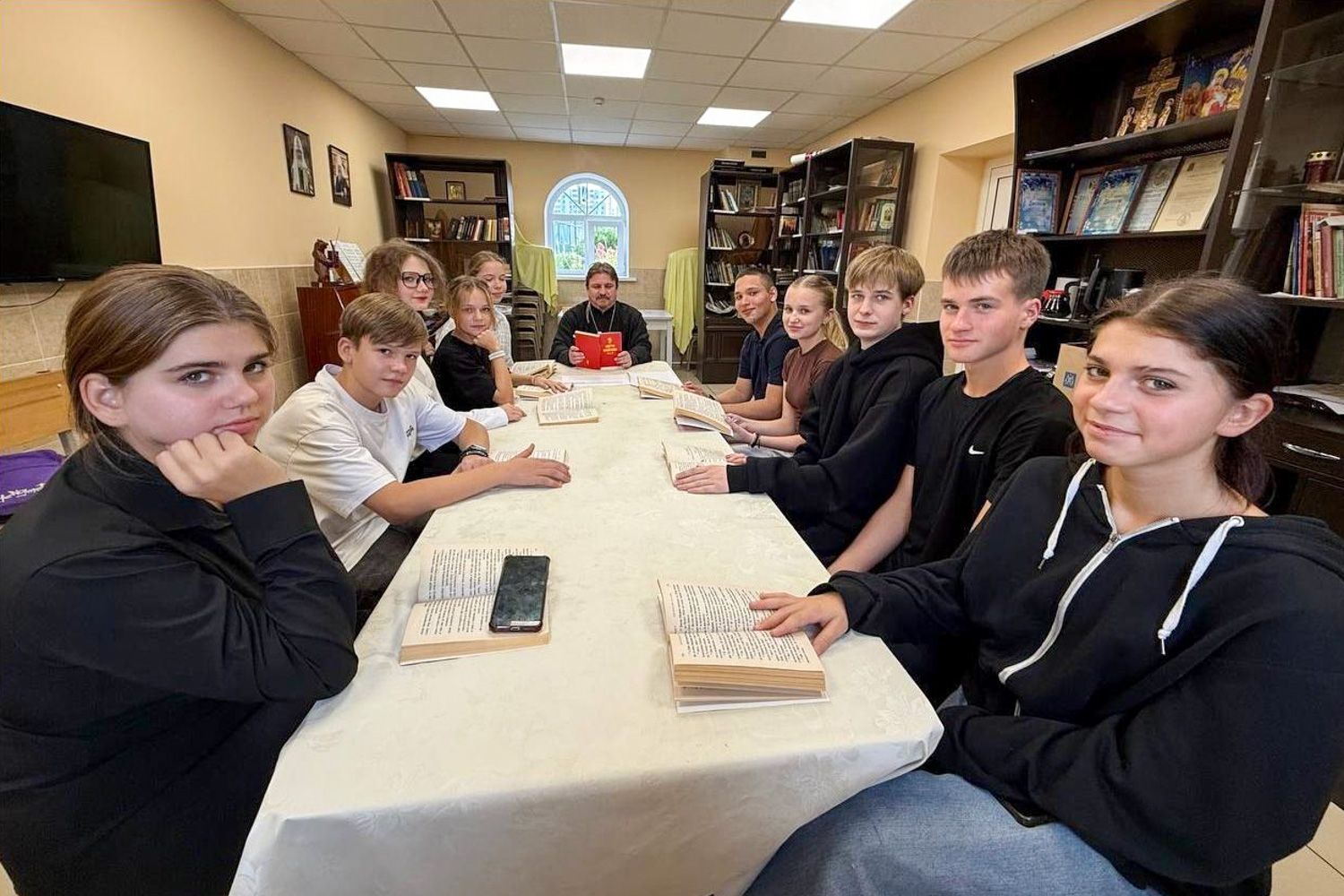 В Набережных Челнах действует православный подростковый клуб «Свет веры»