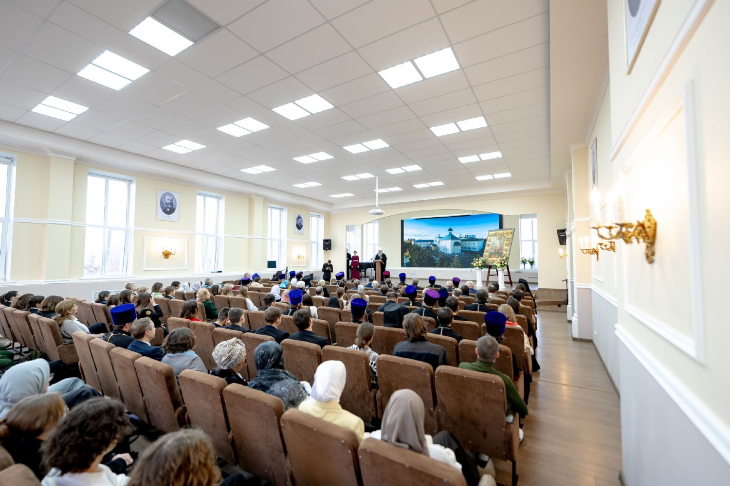 Митрополит Кирилл возглавил Актовый день Казанской духовной семинарии