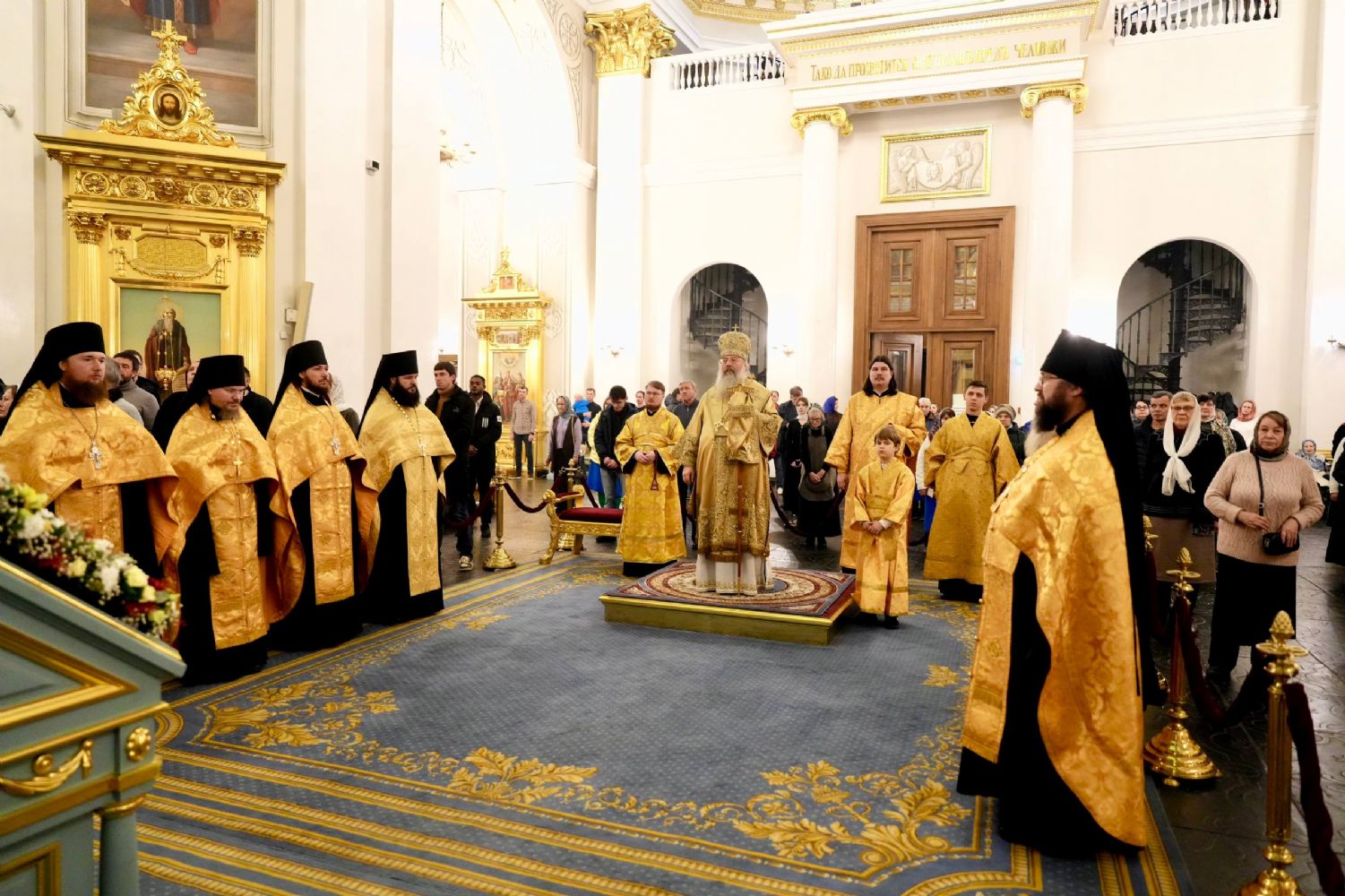 В канун Недели 24-й по Пятидесятнице митрополит Кирилл совершил всенощное бдение в Казанском кафедральном соборе