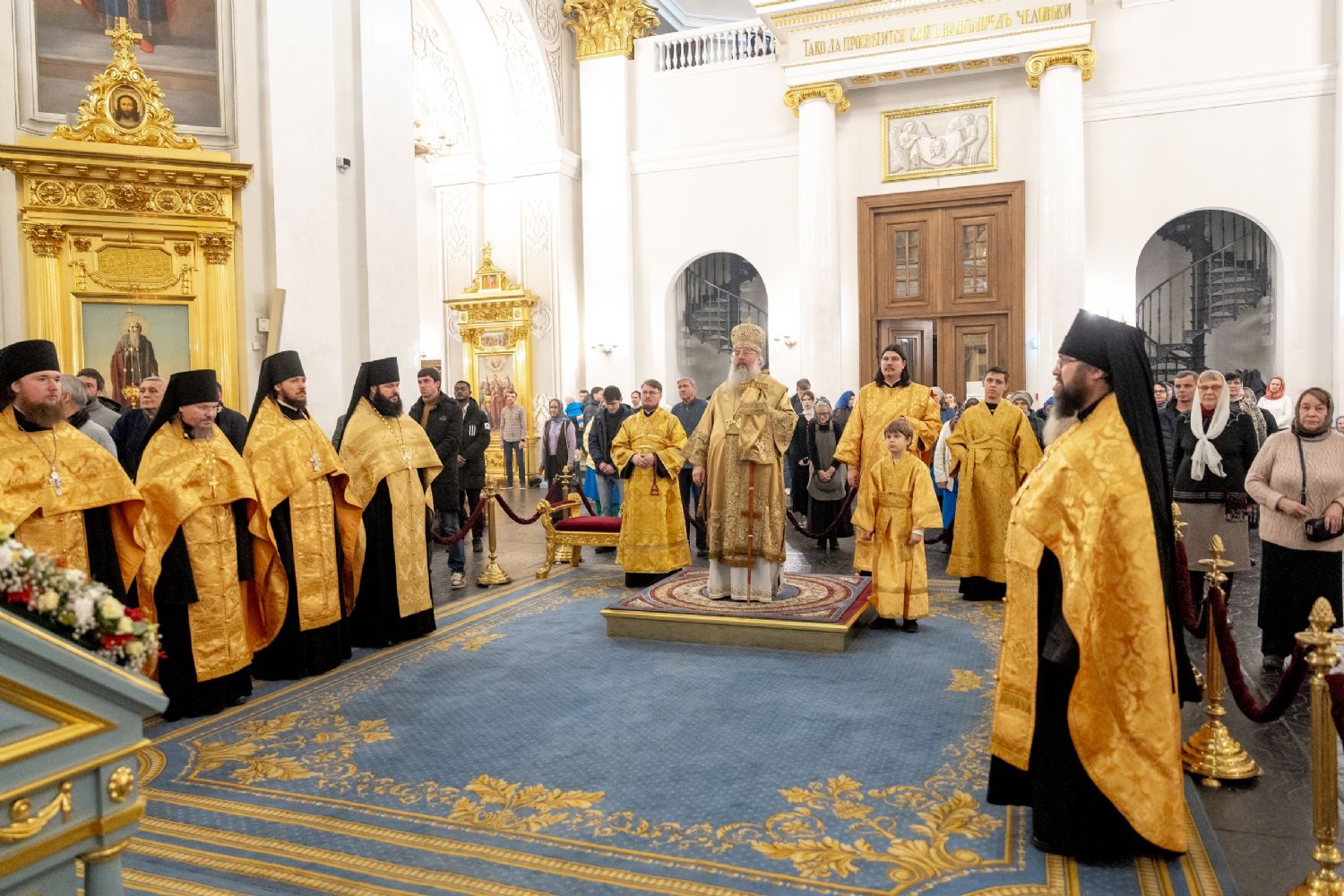 В канун Недели 24-й по Пятидесятнице митрополит Кирилл совершил всенощное бдение в Казанском кафедральном соборе