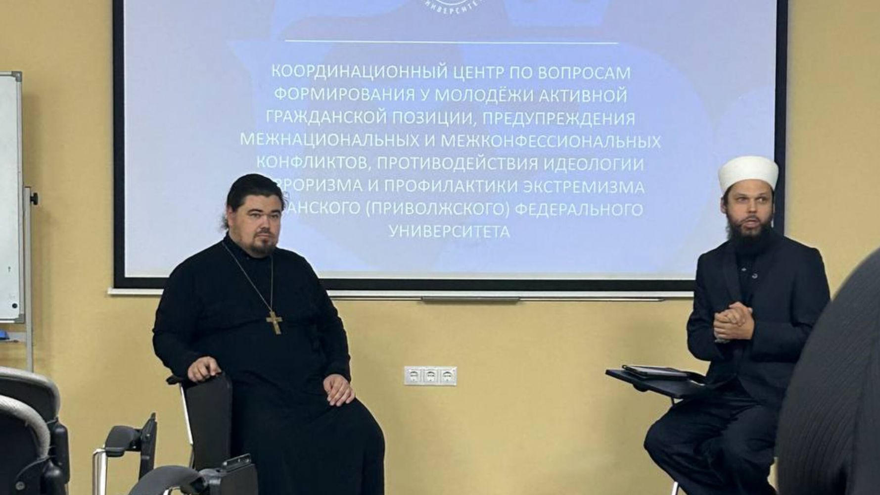 Священнослужители Казанской епархии приняли участие в дискуссионных мероприятиях в вузах Казани