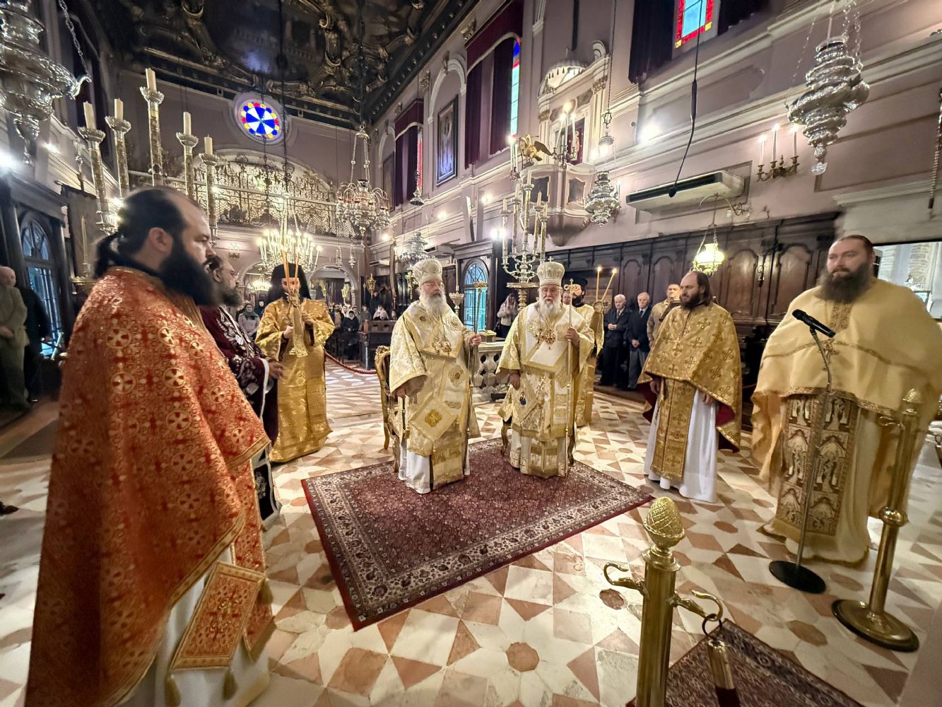 В Неделю 25-ю по Пятидесятнице митрополит Кирилл совершил Литургию в соборе святого Спиридона на острове Корфу