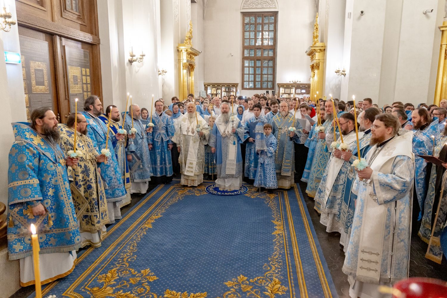 В канун праздника Казанской иконы Божией Матери в Казанском кафедральном соборе состоялось праздничное богослужение