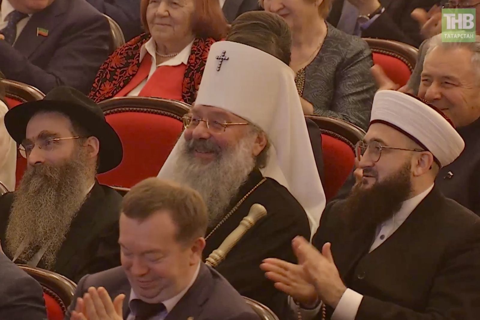 Митрополит Кирилл посетил гала-концерт Республиканского этнокультурного фестиваля «Наш дом – Татарстан»