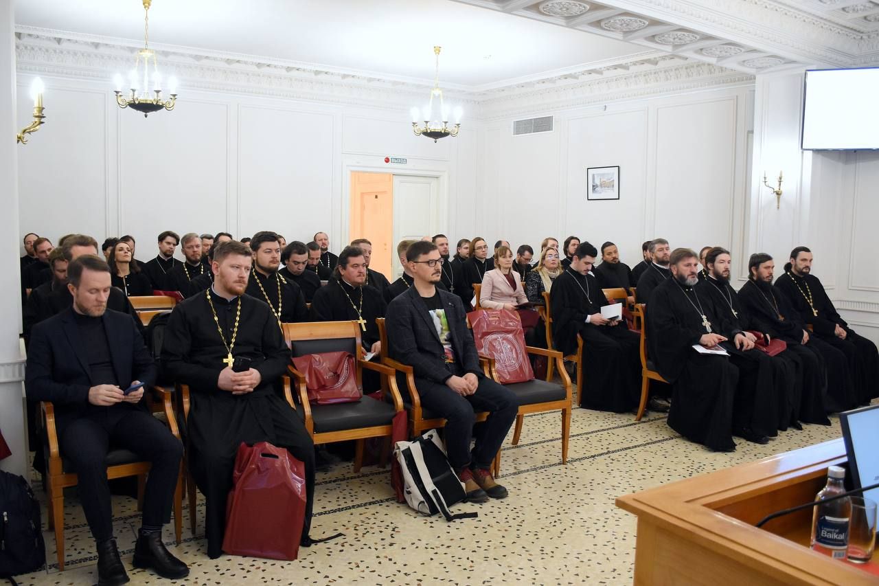 Священник Казанской епархии прошел курсы повышения квалификации для сотрудников епархиальных молодежных отделов в ОЦАД