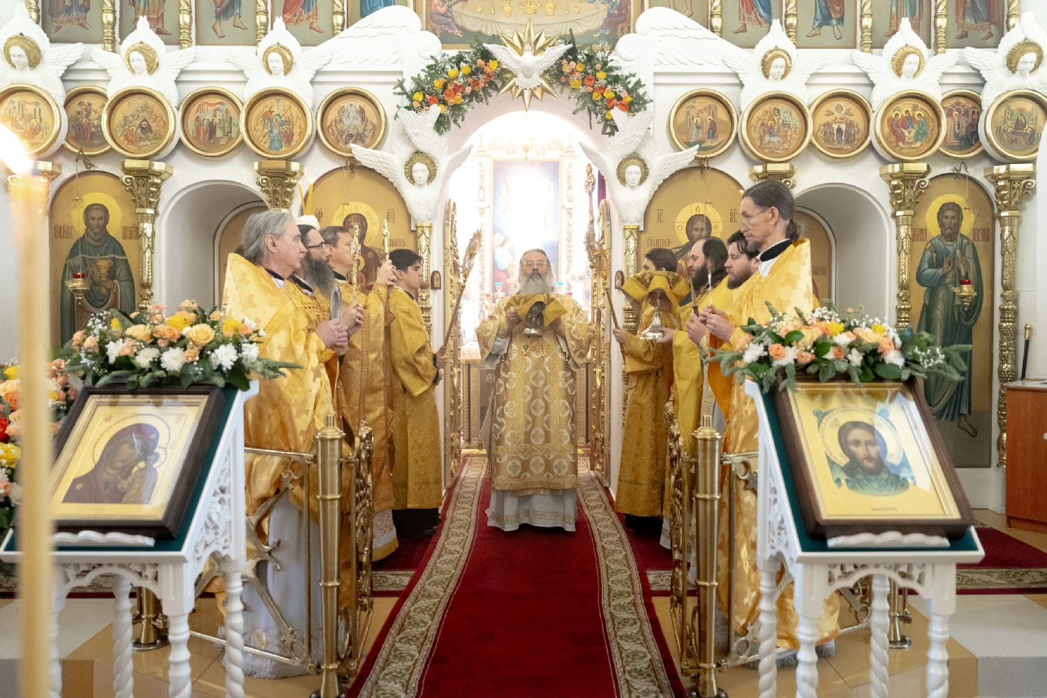 В день памяти апостола Андрея Первозванного митрополит Кирилл совершил Литургию в Андреевском храме города Зеленодольска