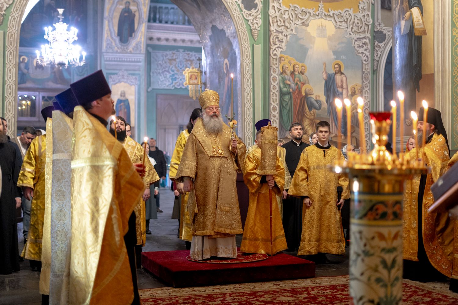 В канун Недели 27-й по Пятидесятнице митрополит Кирилл совершил всенощное бдение в Благовещенском соборе Казанского кремля