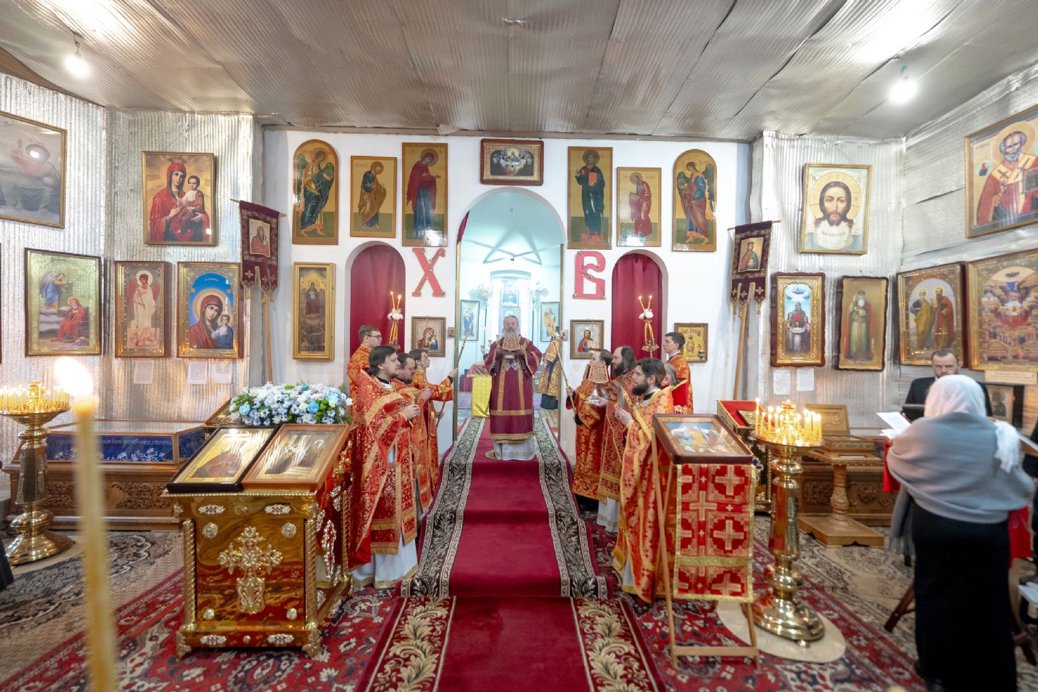 В Неделю 26-ю по Пятидесятнице митрополит Кирилл совершил Литургию в Софийском соборе в Лаишево