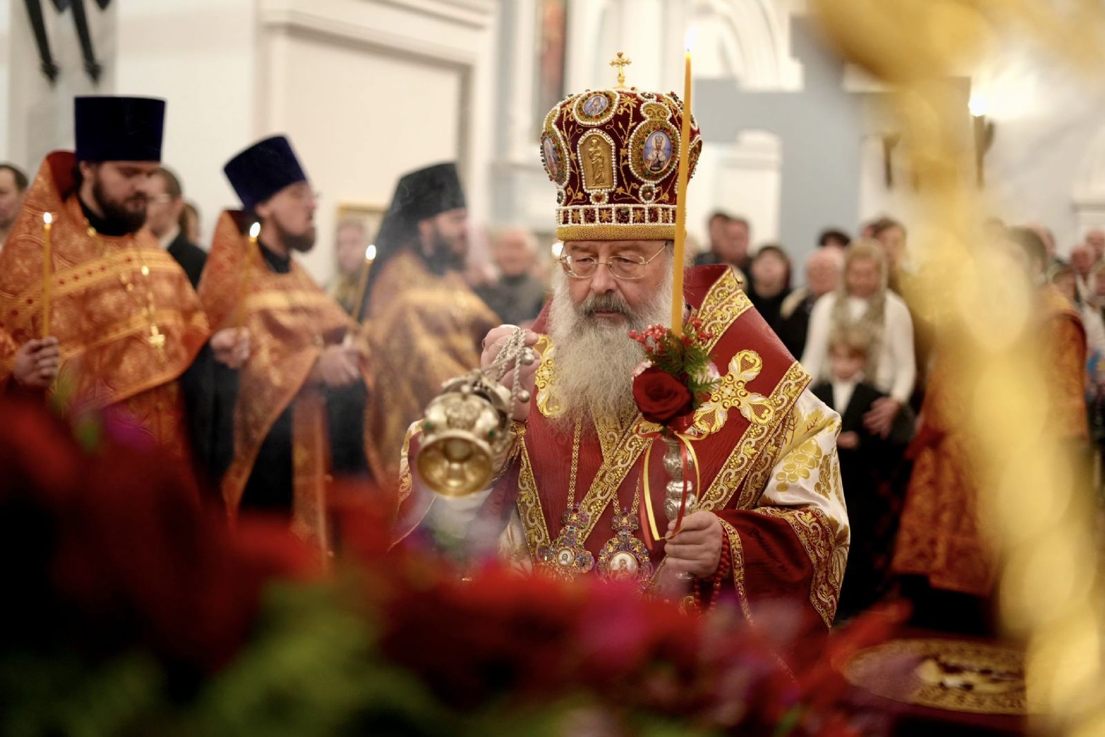 В канун дня памяти благоверного князя Александра Невского митрополит Кирилл совершил всенощное бдение в Александро-Невском храме Казани