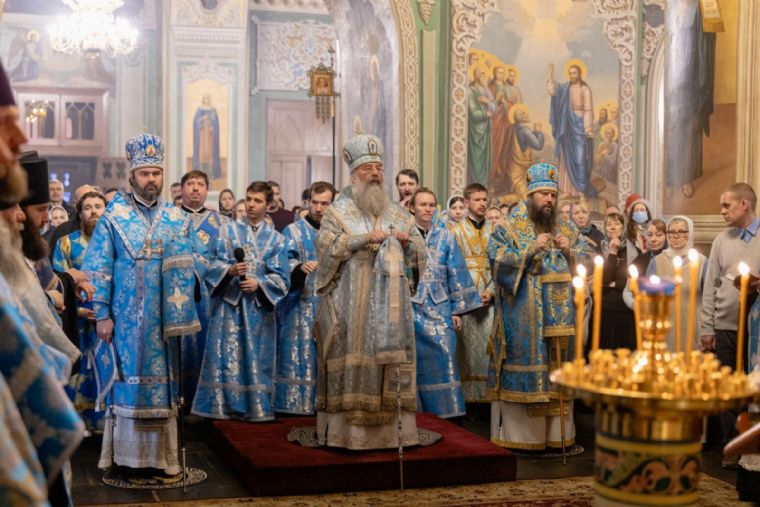 В канун праздника Благовещения Пресвятой Богородицы в Благовещенском соборе Казанского кремля состоялось архиерейское богослужение