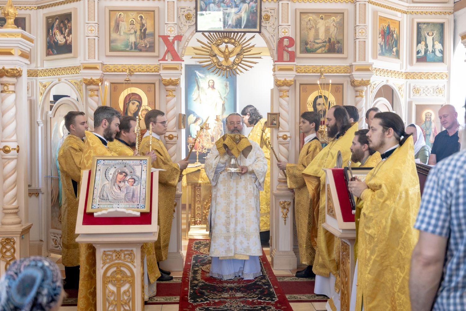 В Неделю 5-ю по Пятидесятнице митрополит Кирилл совершил Литургию в храме святителей Казанских села Ташкирмень