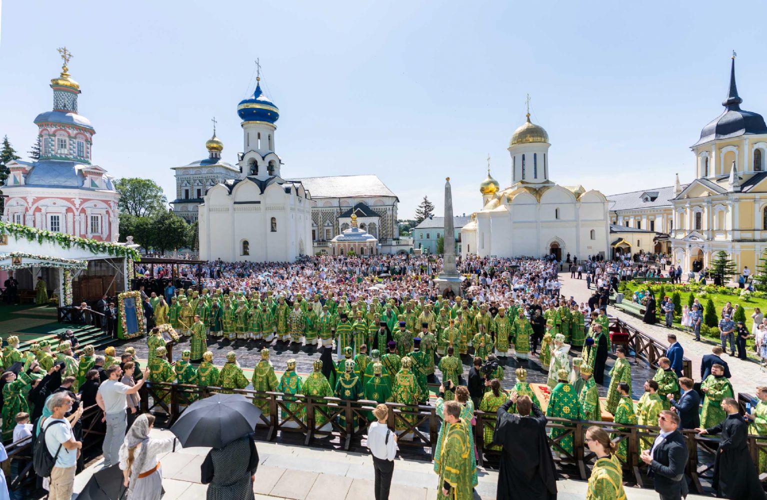 В день памяти преподобного Сергия Радонежского Предстоятель Русской Церкви совершил Литургию в Троице-Сергиевой лавре