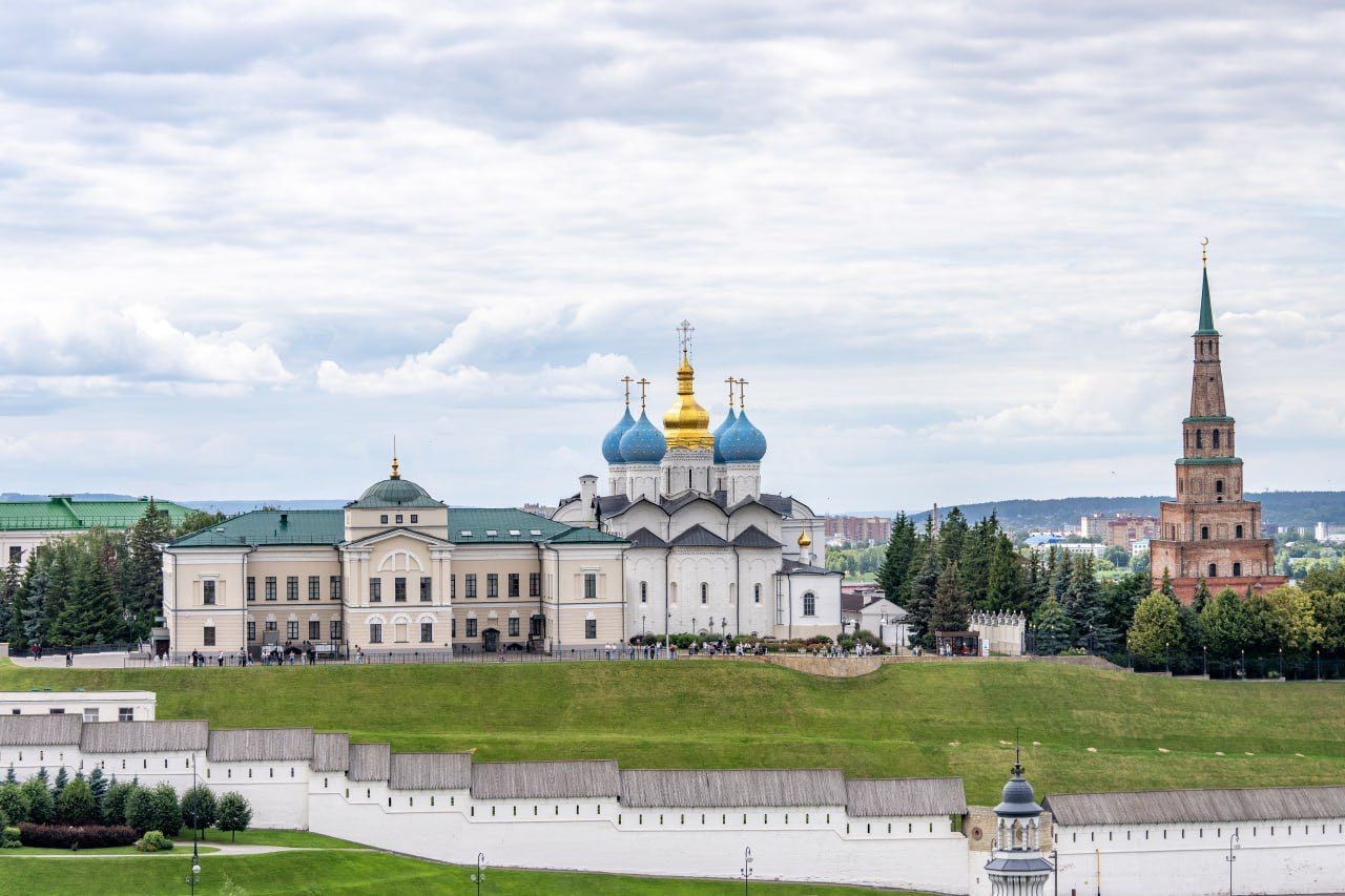 В день памяти святителя Гурия Казанского в нижнем храме Благовещенского собора состоялось праздничное богослужение