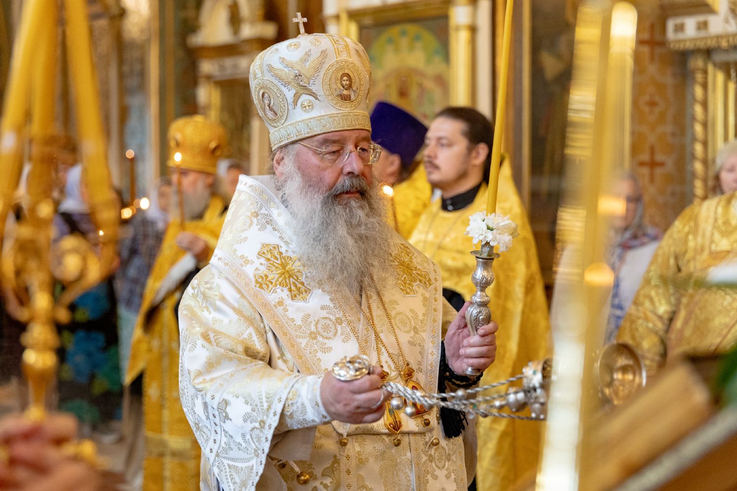 В канун Недели 4-й по Пятидесятнице митрополит Кирилл совершил всенощное бдение в Никольском соборе Казани