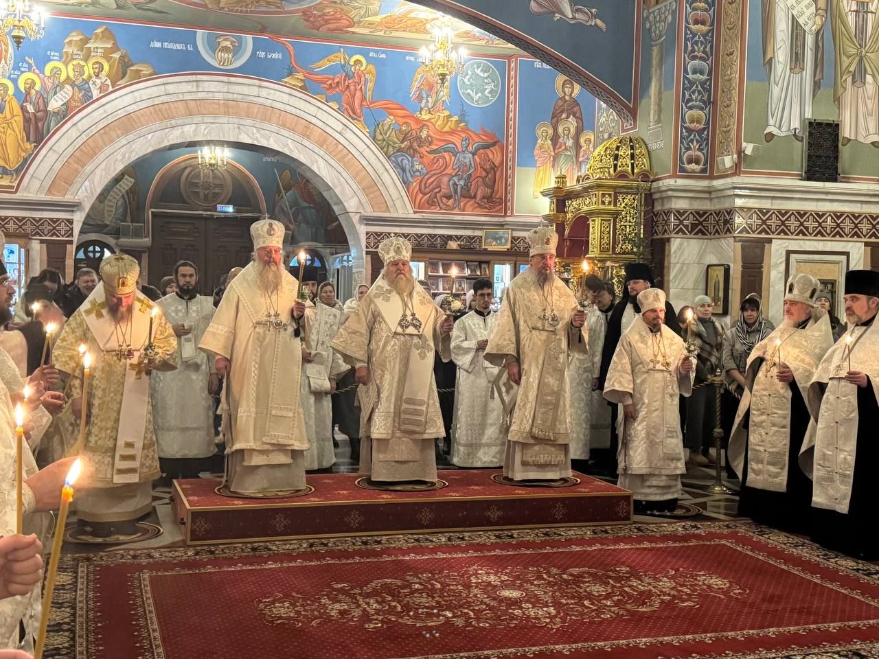 В канун Недели по Рождестве Христовом митрополит Кирилл совершил всенощное бдение в Воскресенском соборе города Ханты-Мансийска